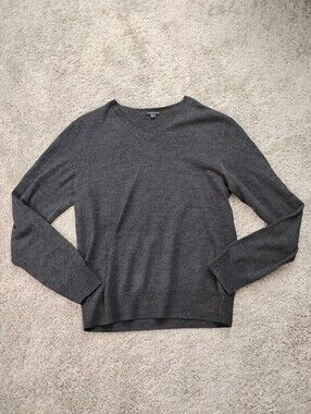 Theory Dark Grey V-Neck Wool Sweater Sz L